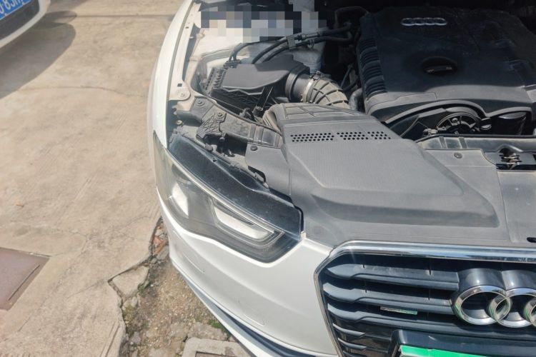 Used Audi A5 2012 2.0TFSI Coupe quattro Engine Bay Right