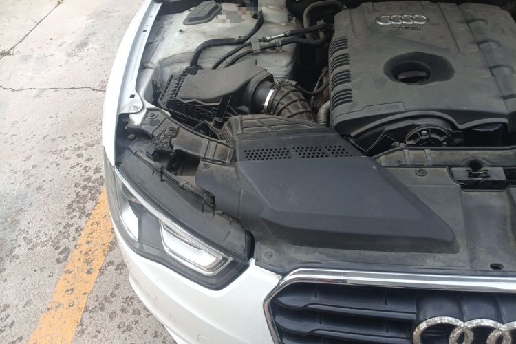 Used Audi A5 2012 2.0TFSI Coupe Engine Bay Right