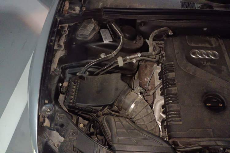 Used Audi A5 2012 2.0TFSI Coupe Engine Bay Right