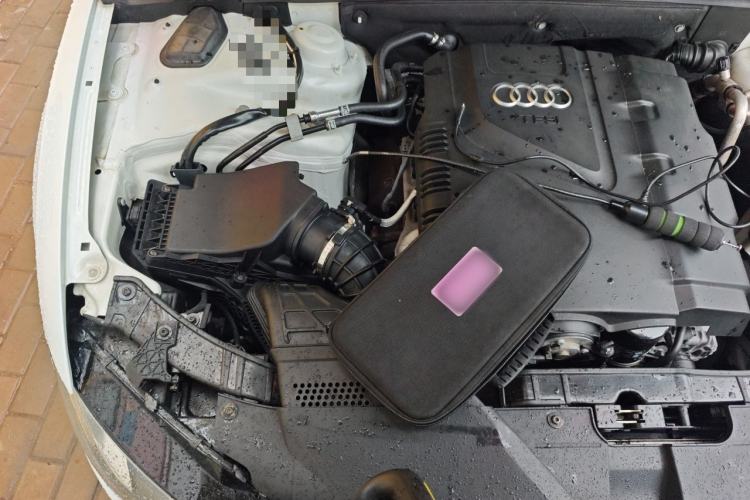 Used Audi A5 2012 2.0TFSI Sportback Engine Bay Right