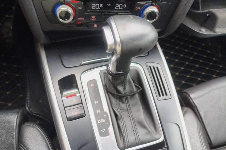 Used Audi A5 2012 2.0TFSI Coupe Gear Lever