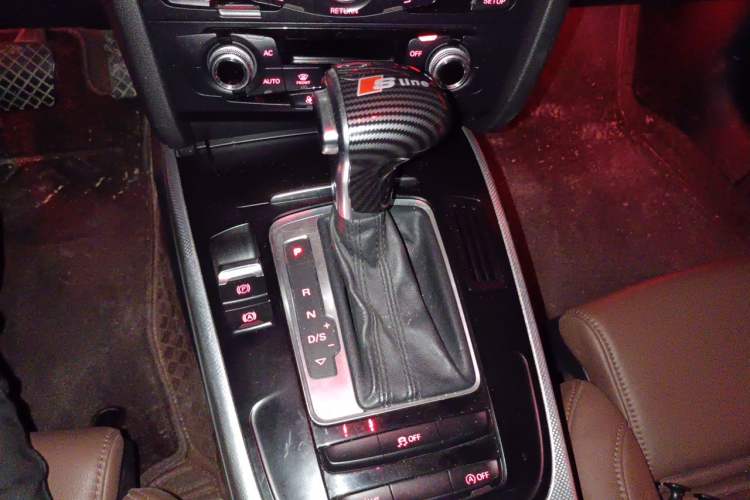 Used Audi A5 2012 2.0TFSI Coupe Gear Lever