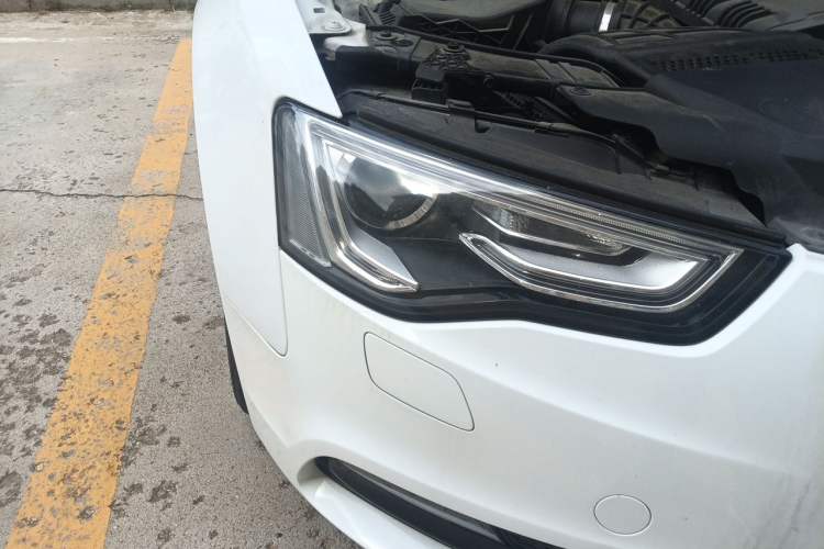 Used Audi A5 2012 2.0TFSI Coupe Right Front Headlight