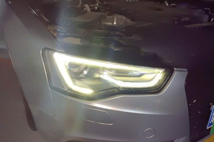 Used Audi A5 2012 2.0TFSI Coupe Right Front Headlight