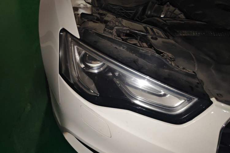 Used Audi A5 2012 2.0TFSI Cabriolet Right Front Headlight