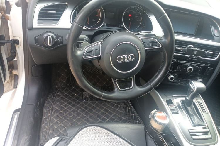 Used Audi A5 2012 2.0TFSI Coupe Steering Wheel