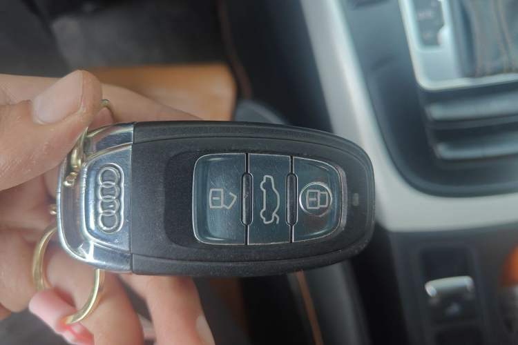 Used Audi A5 2012 2.0TFSI Cabriolet Vehicle Key