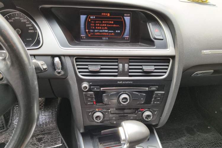 Used Audi A5 2013 Sportback 40 TFSI Audio And AC Panel
