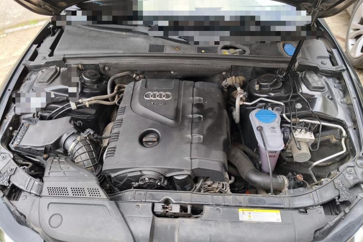 Used Audi A5 2013 Sportback 40 TFSI Engine Bay