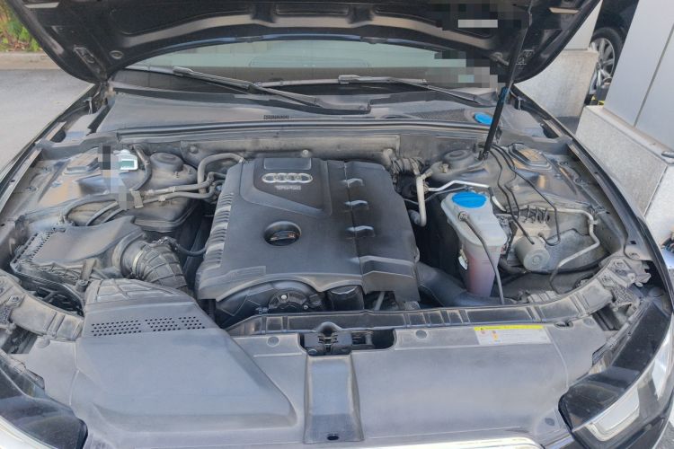 Used Audi A5 2013 Sportback 40 TFSI Engine Bay