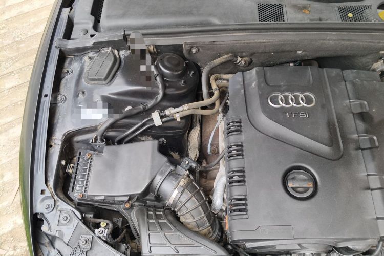 Used Audi A5 2013 Sportback 40 TFSI Engine Bay Right