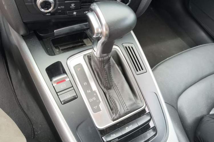 Used Audi A5 2013 Sportback 40 TFSI Gear Lever