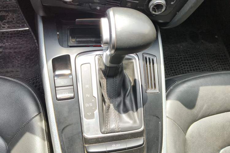 Used Audi A5 2013 Sportback 40 TFSI Gear Lever