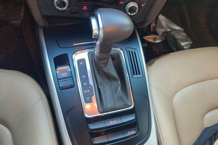 Used Audi A5 2013 Sportback 40 TFSI Gear Lever