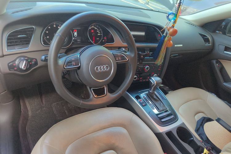 Used Audi A5 2013 Sportback 40 TFSI Interior 2
