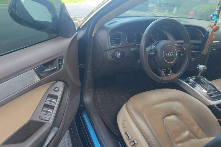Used Audi A5 2013 Sportback 40 TFSI Interior 3