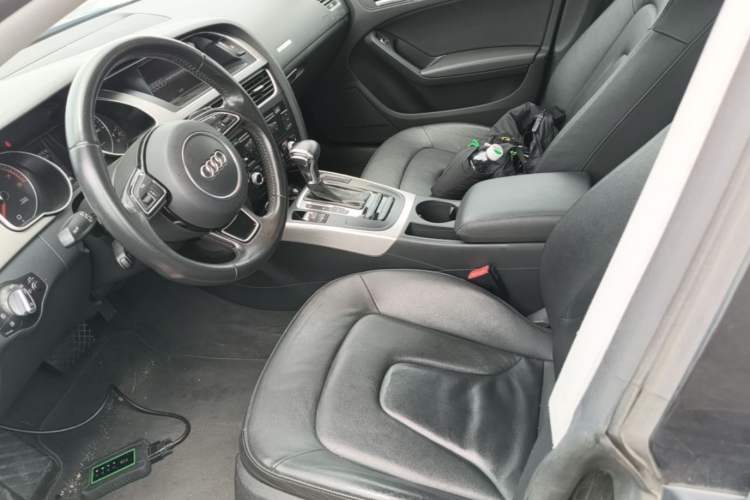 Used Audi A5 2013 Sportback 40 TFSI Left Front Seat