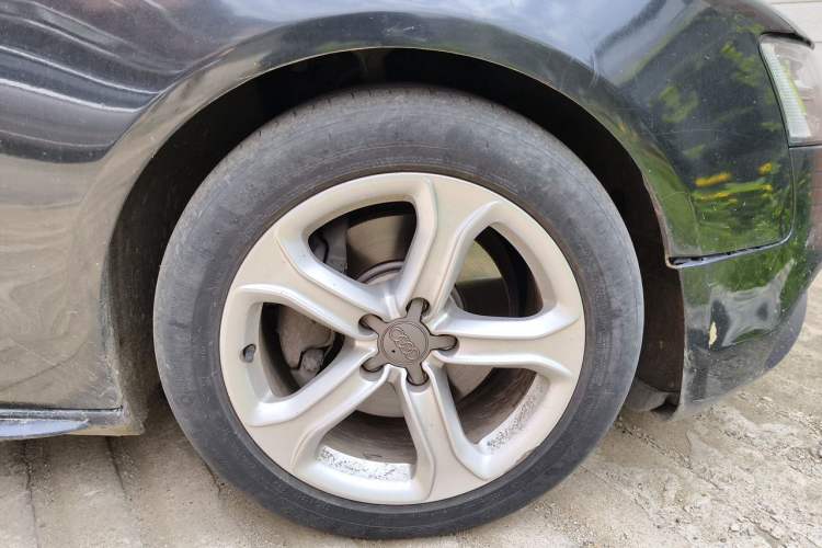 Used Audi A5 2013 Sportback 40 TFSI Right Front Wheel Hub