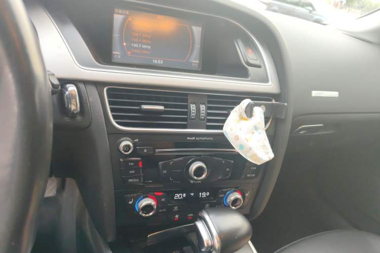 Used Audi A5 2013 Sportback 40 TFSI Audio And AC Panel