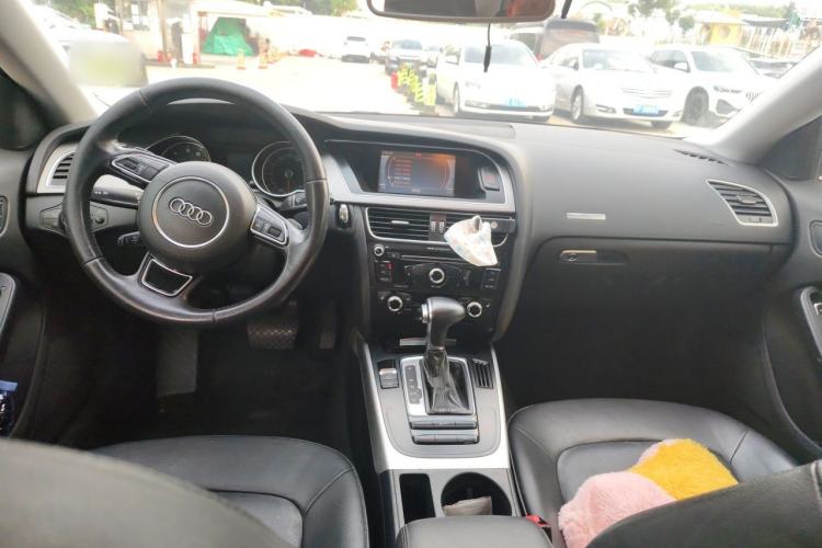 Used Audi A5 2013 Sportback 40 TFSI Center Console