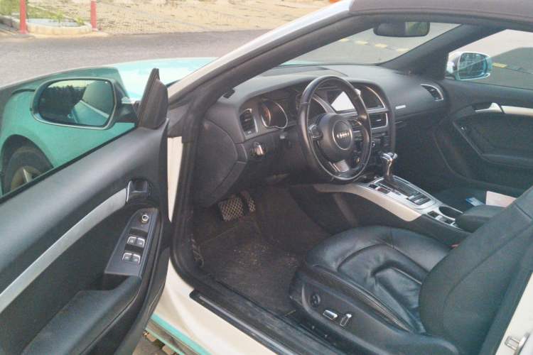 Used Audi A5 2013 Cabriolet 40 TFSI quattro Driver Seat