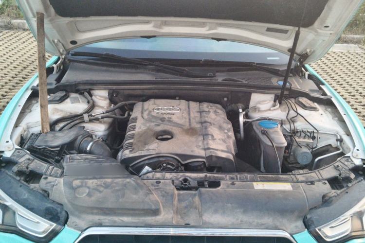 Used Audi A5 2013 Cabriolet 40 TFSI quattro Engine Bay