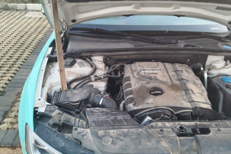 Used Audi A5 2013 Cabriolet 40 TFSI quattro Engine Bay Right