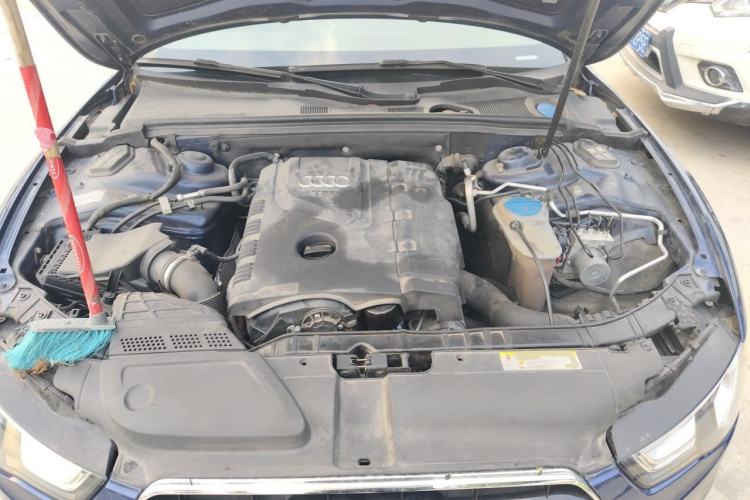 Used Audi A5 2013 Sportback 40 TFSI Engine Bay