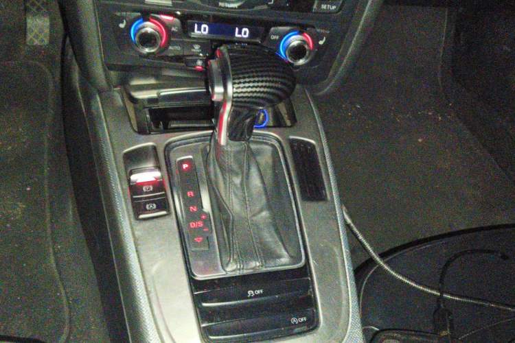 Used Audi A5 2013 Cabriolet 40 TFSI quattro Gear Lever