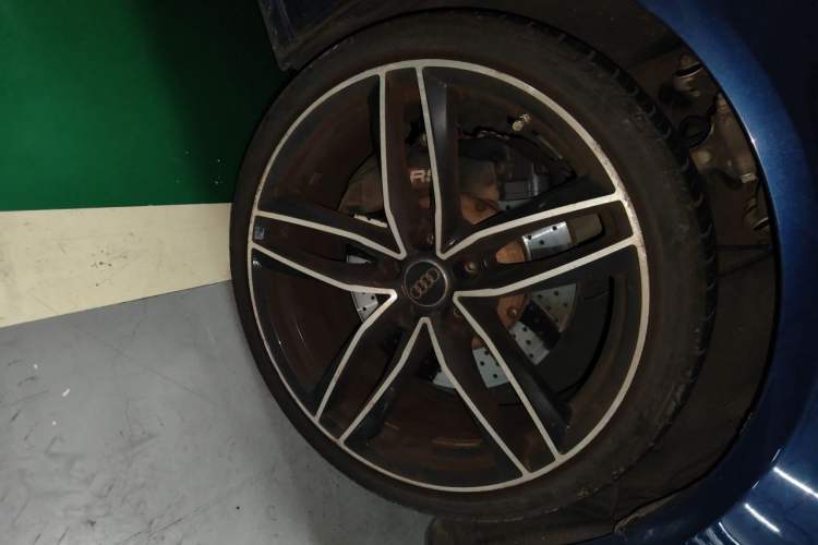 Used Audi A5 2013 Coupe 50 TFSI quattro Right Front Wheel Hub