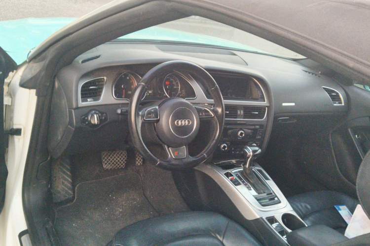 Used Audi A5 2013 Cabriolet 40 TFSI quattro Steering Wheel
