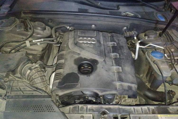 Used Audi A5 2013 Sportback 40 TFSI Engine Bay