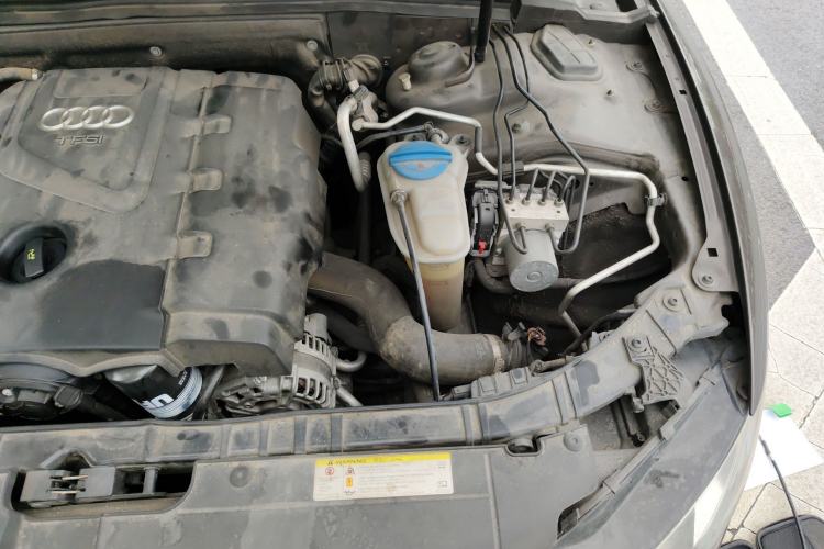 Used Audi A5 2013 Sportback 40 TFSI Engine Bay Left
