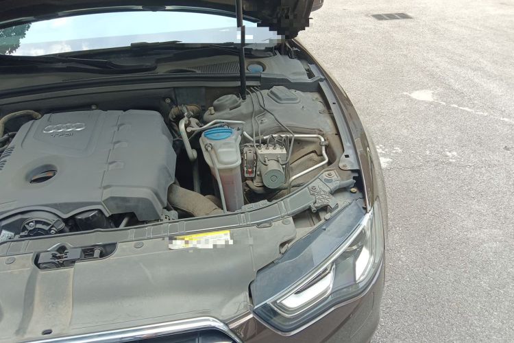 Used Audi A5 2013 Sportback 40 TFSI Engine Bay Left