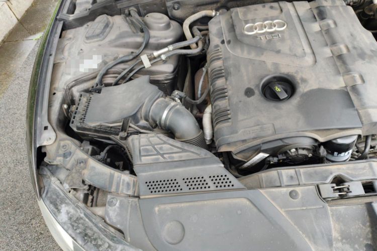Used Audi A5 2013 Sportback 40 TFSI Engine Bay Right