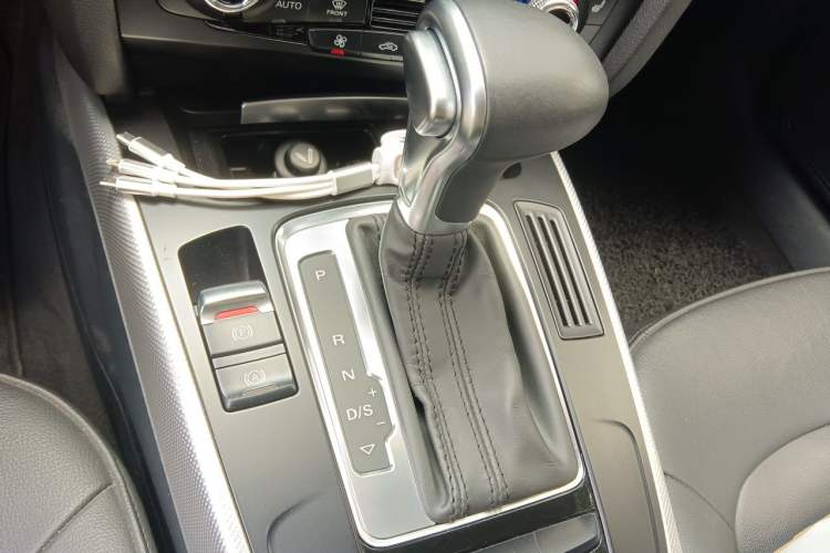 Used Audi A5 2013 Sportback 40 TFSI Gear Lever