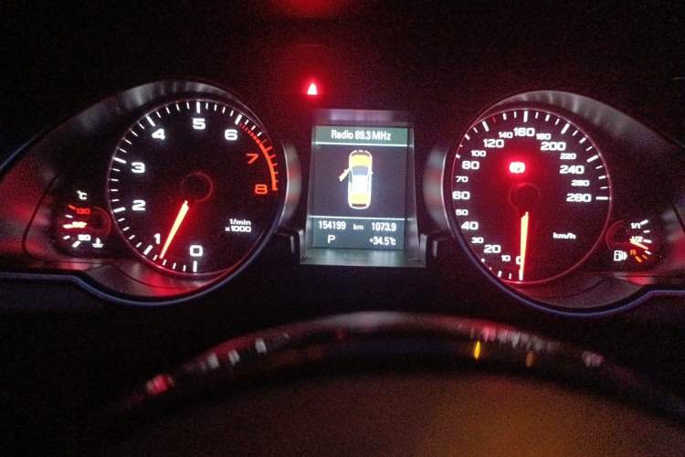 Used Audi A5 2013 Sportback 40 TFSI Odometer Close Up