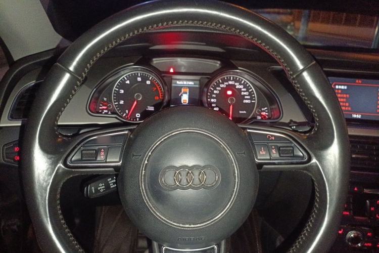 Used Audi A5 2013 Sportback 40 TFSI Steering Wheel