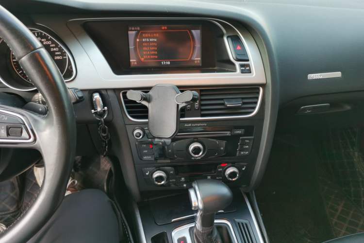 Used Audi A5 2013 Sportback 40 TFSI Fashion Edition Audio And AC Panel
