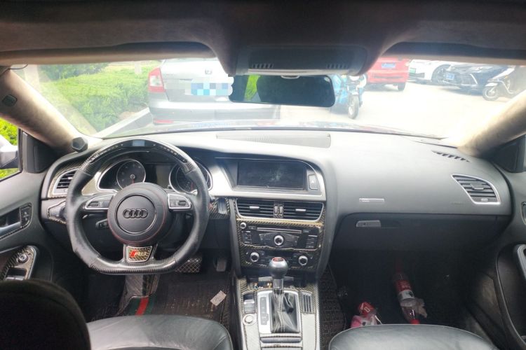 Used Audi A5 2013 Sportback 40 TFSI Center Console