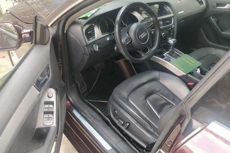 Used Audi A5 2013 Sportback 40 TFSI Driver Seat