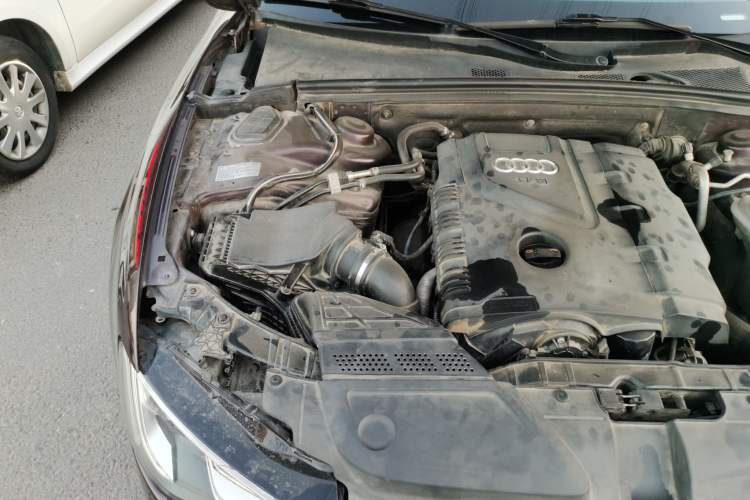 Used Audi A5 2013 Sportback 40 TFSI Fashion Edition Engine Bay Right