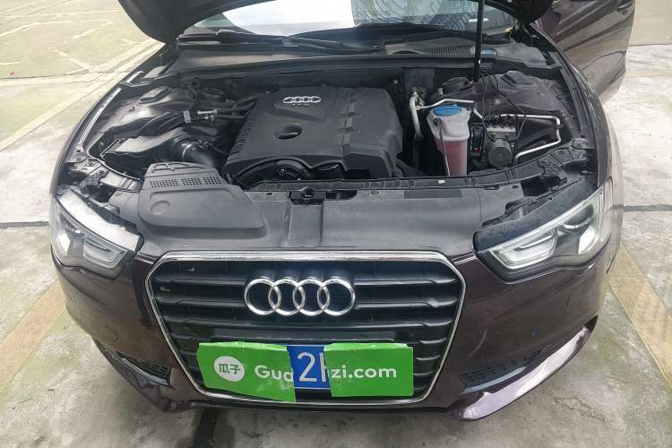 Used Audi A5 2013 Sportback 40 TFSI Engine Bay