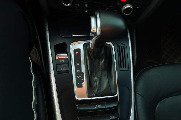 Used Audi A5 2013 Sportback 40 TFSI Fashion Edition Gear Lever