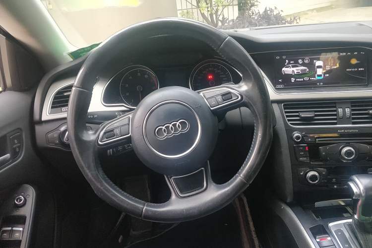 Used Audi A5 2013 Sportback 40 TFSI Steering Wheel