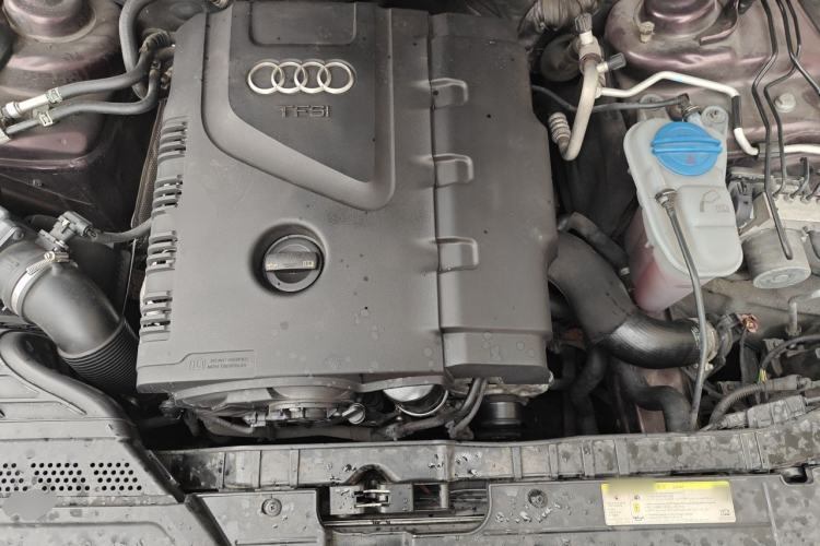 Used Audi A5 2013 Cabriolet 40 TFSI Engine Bay