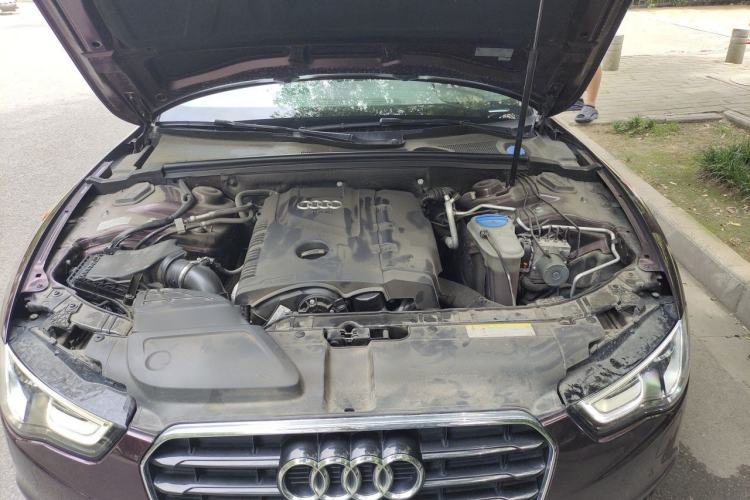 Used Audi A5 2013 Cabriolet 40 TFSI Engine Bay