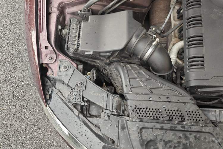Used Audi A5 2013 Cabriolet 40 TFSI Engine Bay Right