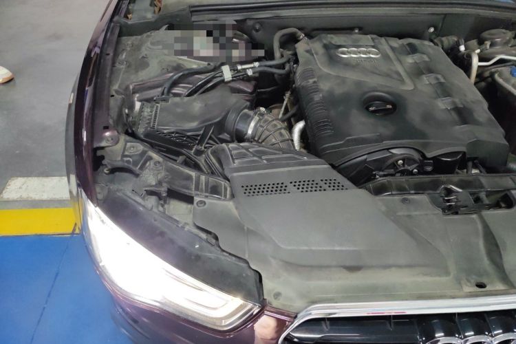 Used Audi A5 2013 Coupe 40 TFSI Engine Bay Right