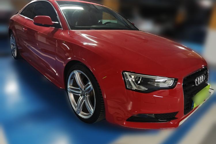 Used Audi A5 2013 Coupe 40 TFSI Front Right 45 Deg